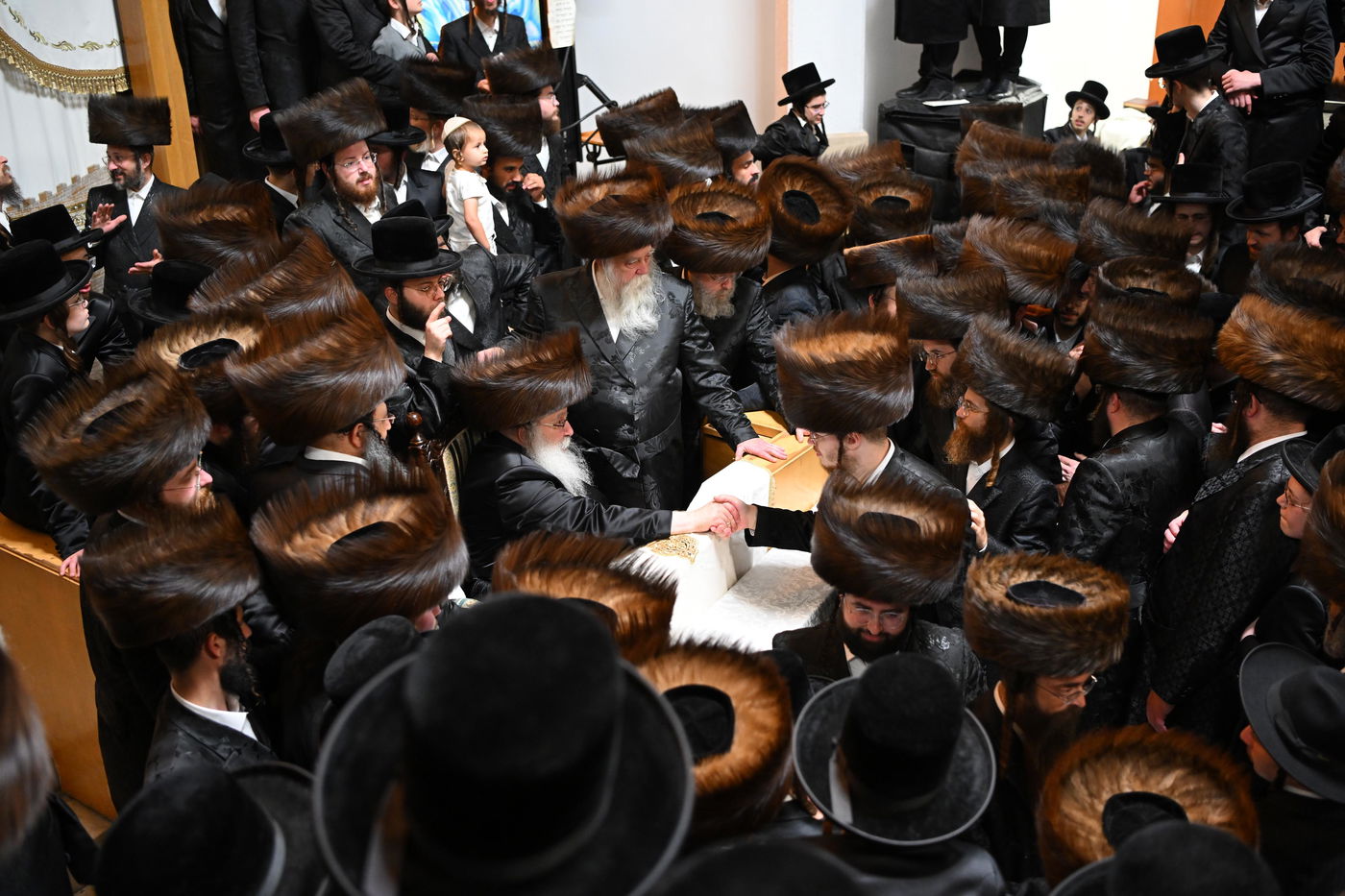 הקפות שניות בחצה"ק נדבורנה