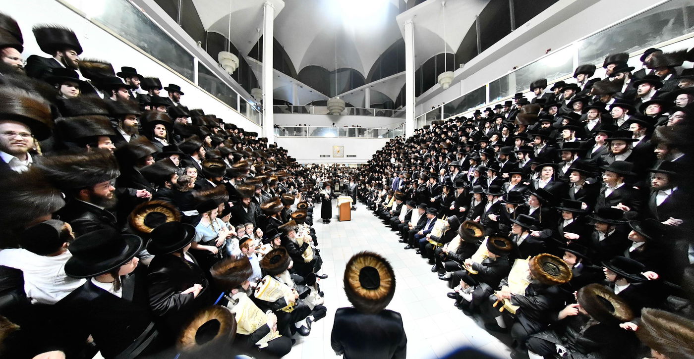 הקפות שניות בחצה"ק נדבורנה