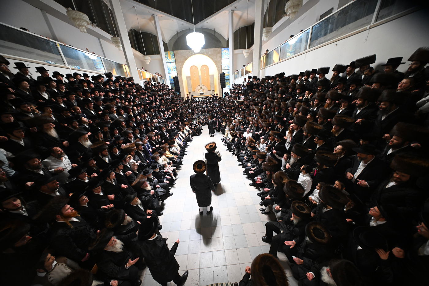 הקפות שניות בחצה"ק נדבורנה