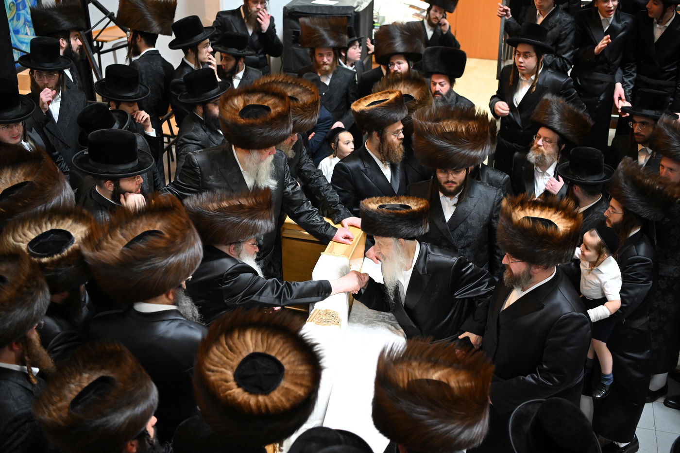 הקפות שניות בחצה"ק נדבורנה