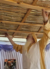 מבניית הסוכה בג'לאבייה ועד כל אירועי החג בצל האדמו"ר האשדודי