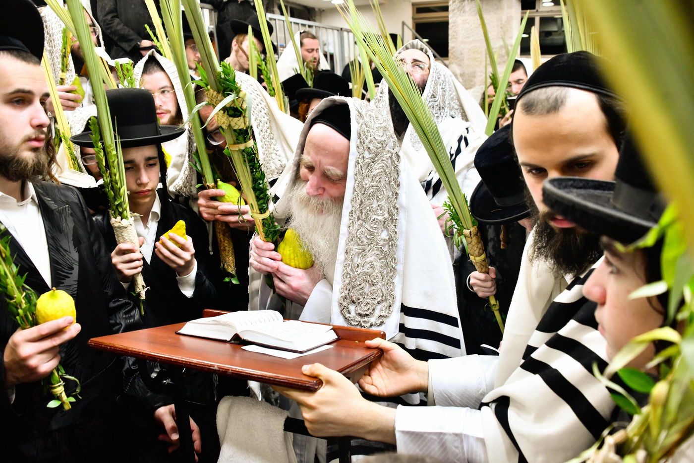 הושענא רבה אצל הגה"צ רבי יצחק מאיר מורגנשטרן