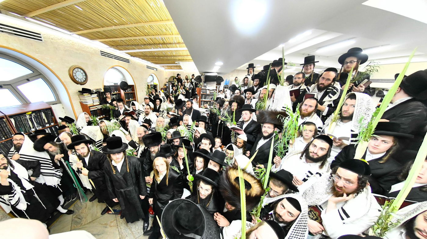 הושענא רבה אצל הגה"צ רבי יצחק מאיר מורגנשטרן