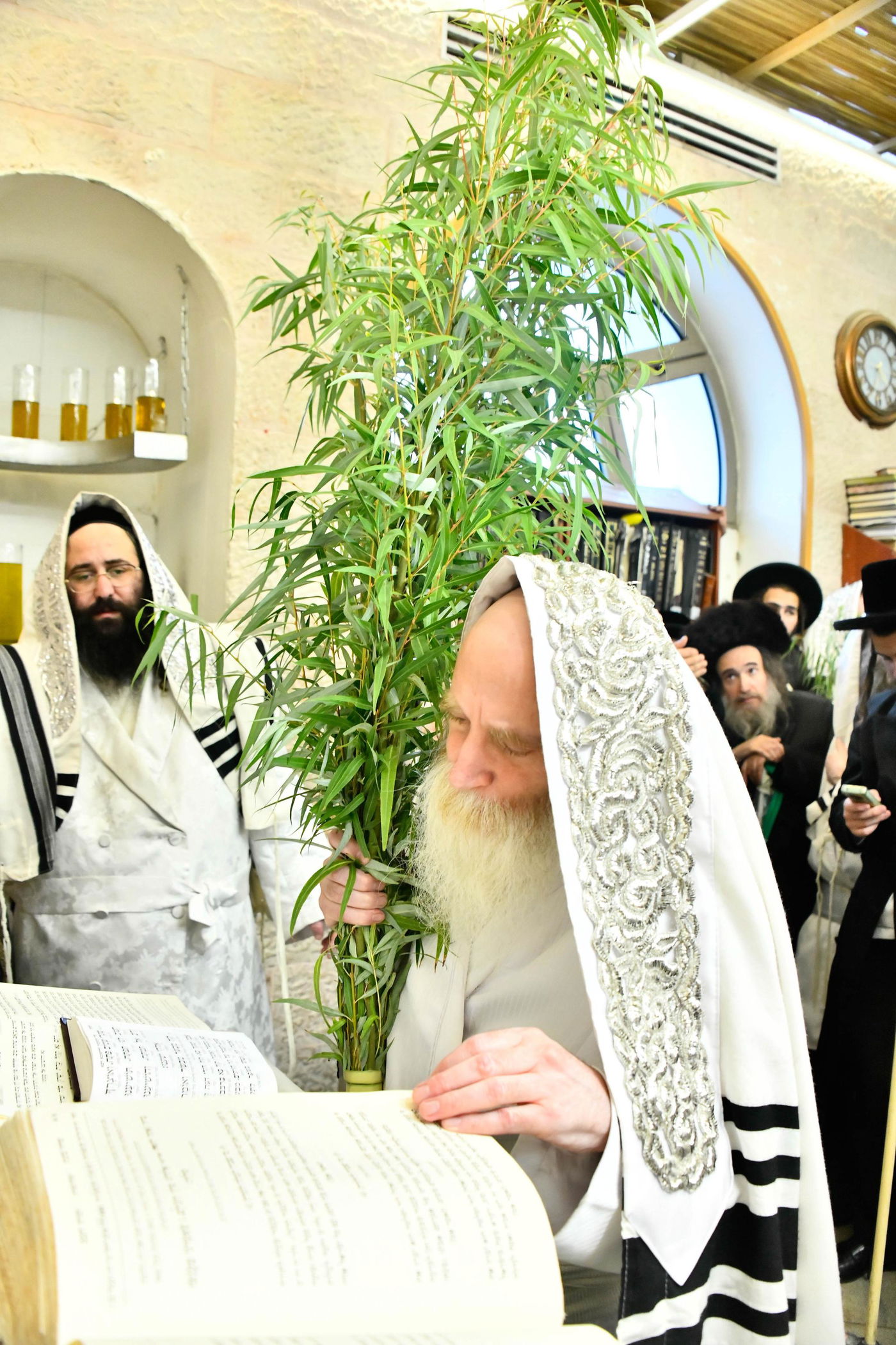 הושענא רבה אצל הגה"צ רבי יצחק מאיר מורגנשטרן