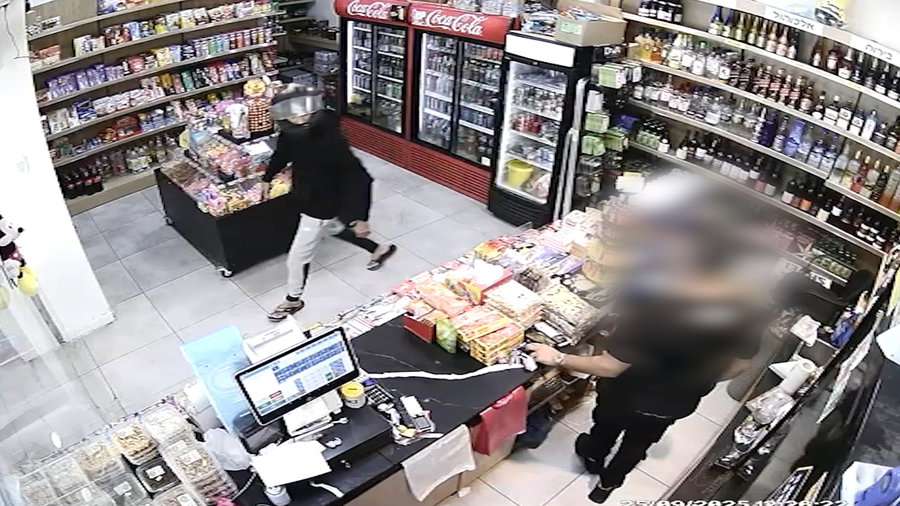 סרטוני מצלמות האבטחה משני אירועי השוד