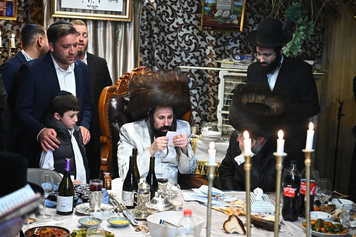 חג הסוכות בחצה"ק מעז'בוז