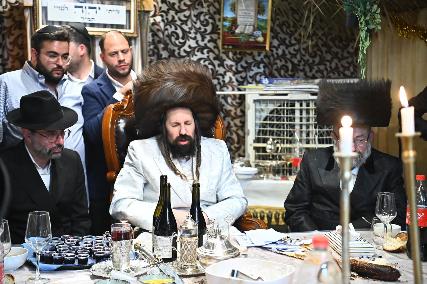 חג הסוכות בחצה"ק מעז'בוז