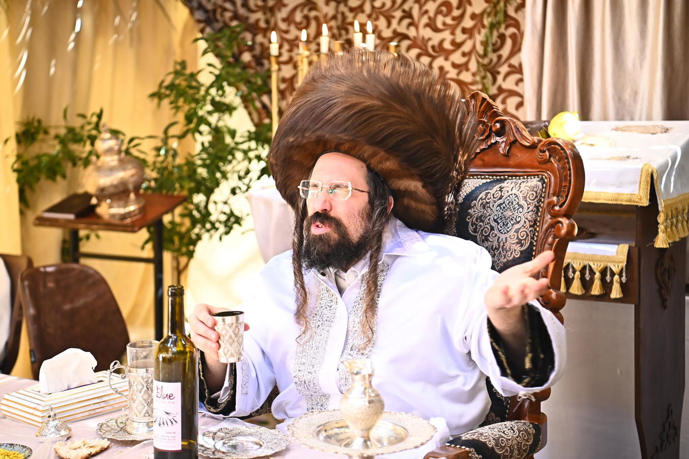 הושענא רבה ושמחת תורה בחצה"ק מעז'בוז