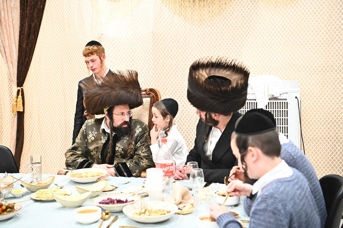 הושענא רבה ושמחת תורה בחצה"ק מעז'בוז