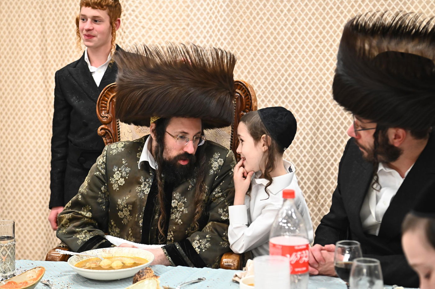 הושענא רבה ושמחת תורה בחצה"ק מעז'בוז