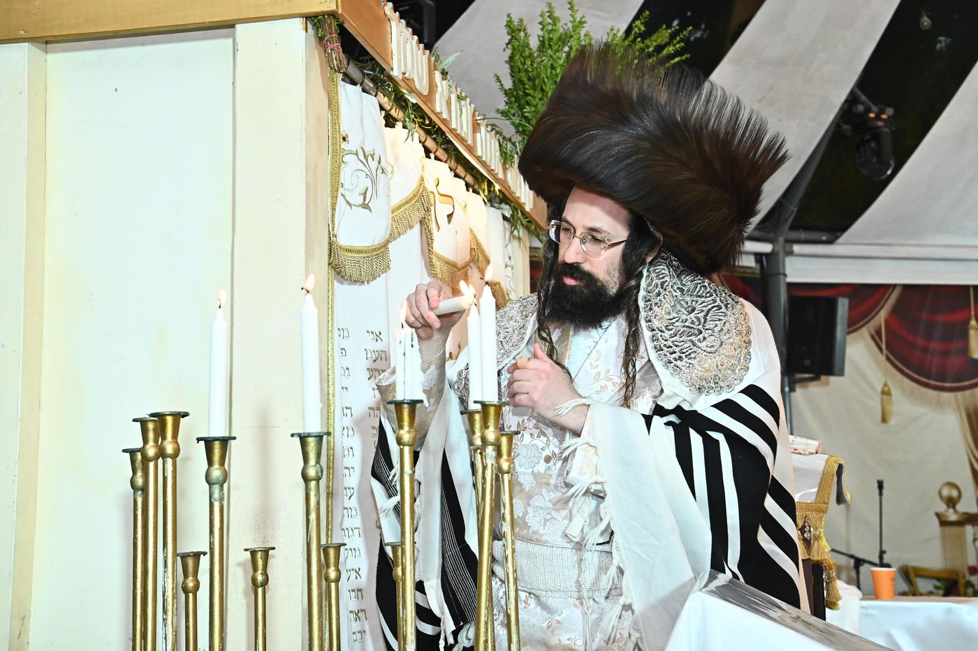 הושענא רבה ושמחת תורה בחצה"ק מעז'בוז