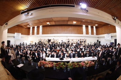 "רמות מתקדשת בתורה": 100 סיומי מסכתות היסטוריים ומעמד הקבלת פני גדולי התורה