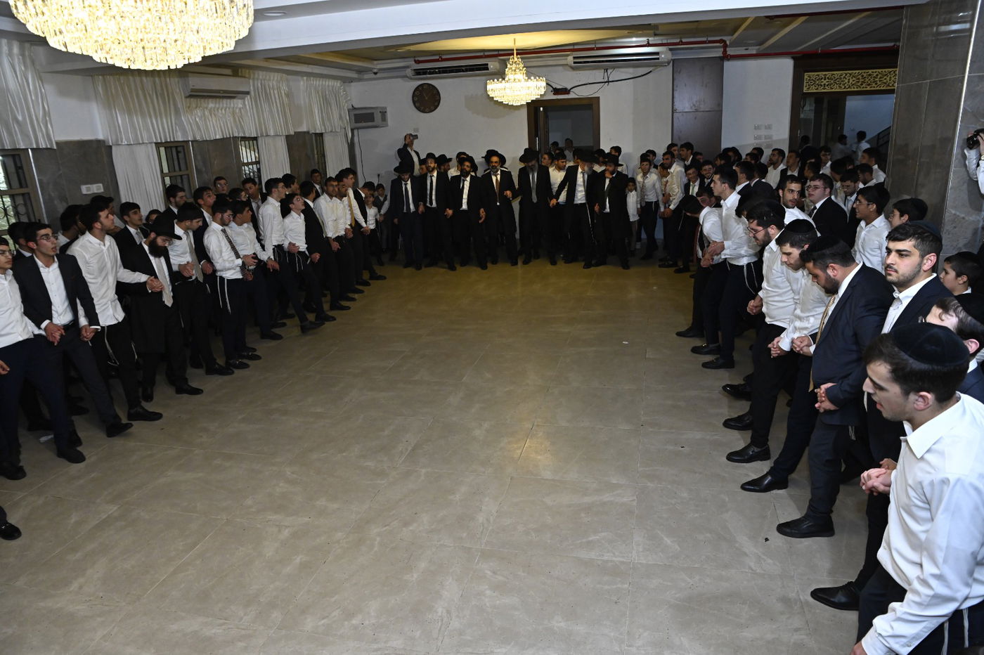 הקפות שניות בישיבת 'אבני נזר'