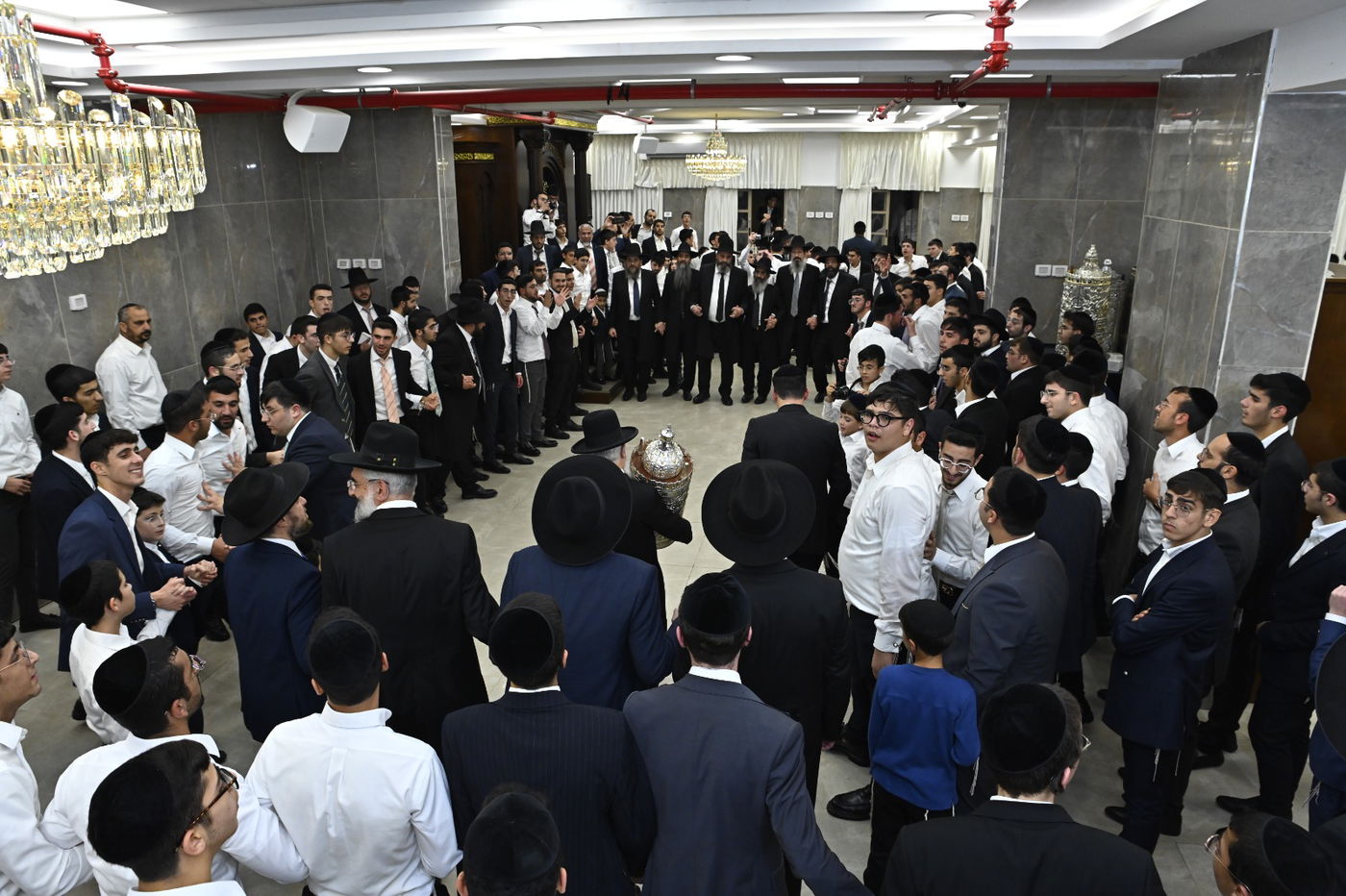 הקפות שניות בישיבת 'אבני נזר'