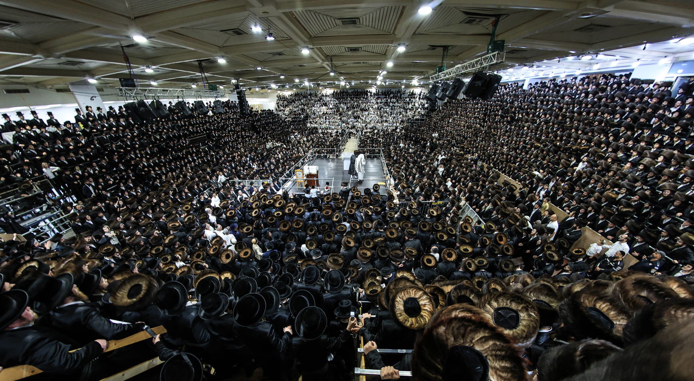 האדמו"ר מצאנז בהקפות שניות