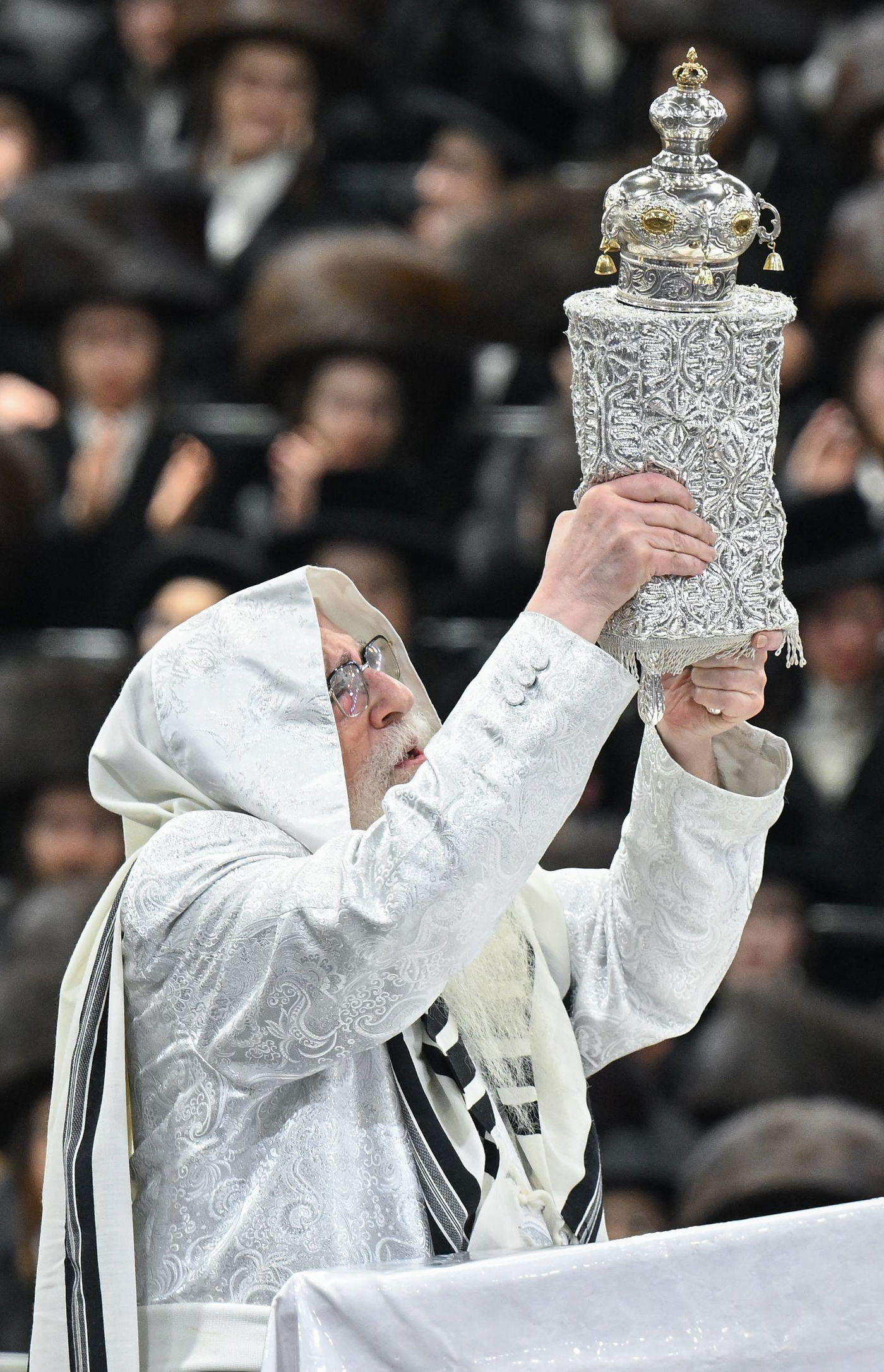 האדמו"ר מצאנז בהקפות שניות