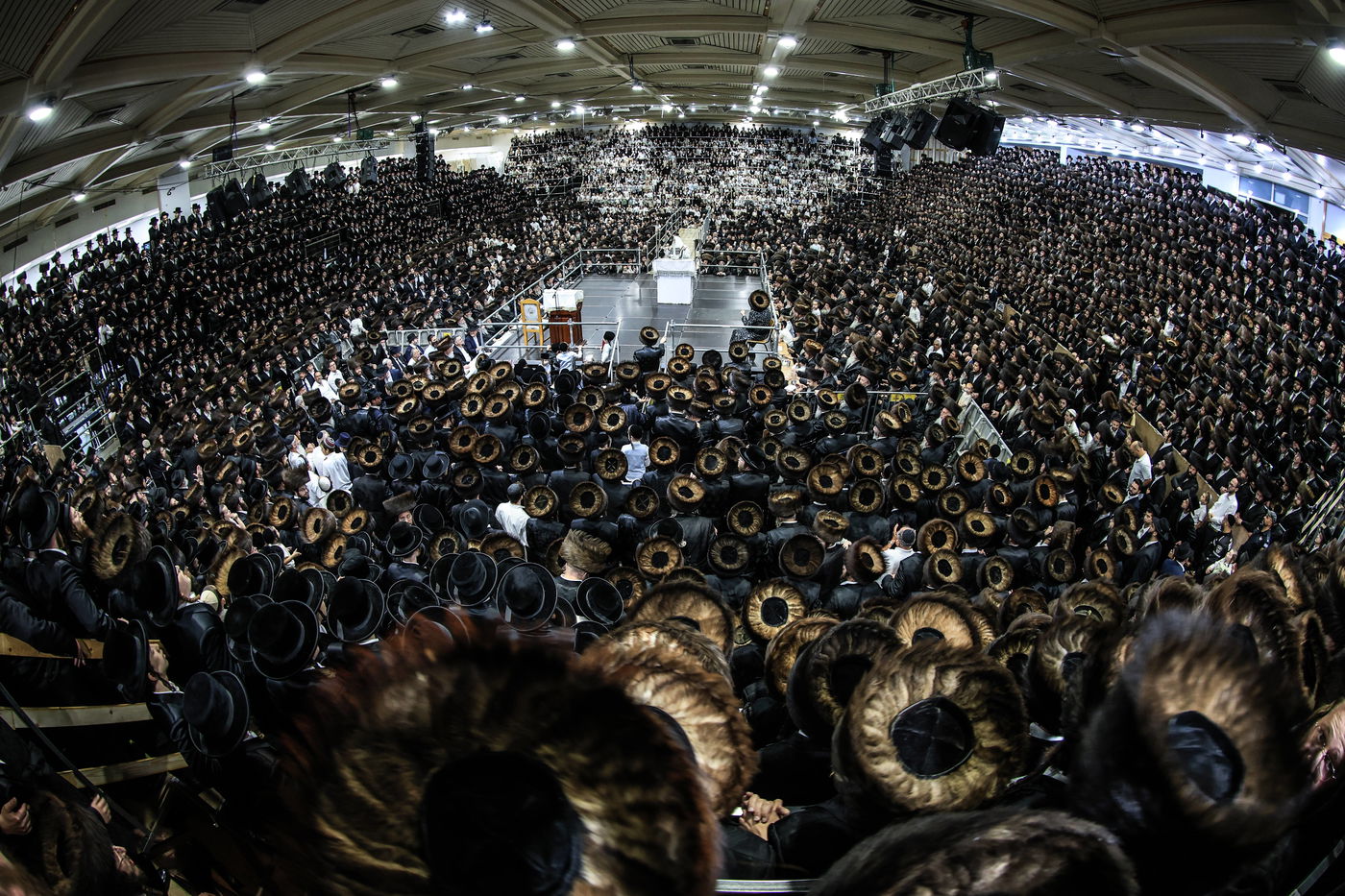האדמו"ר מצאנז בהקפות שניות