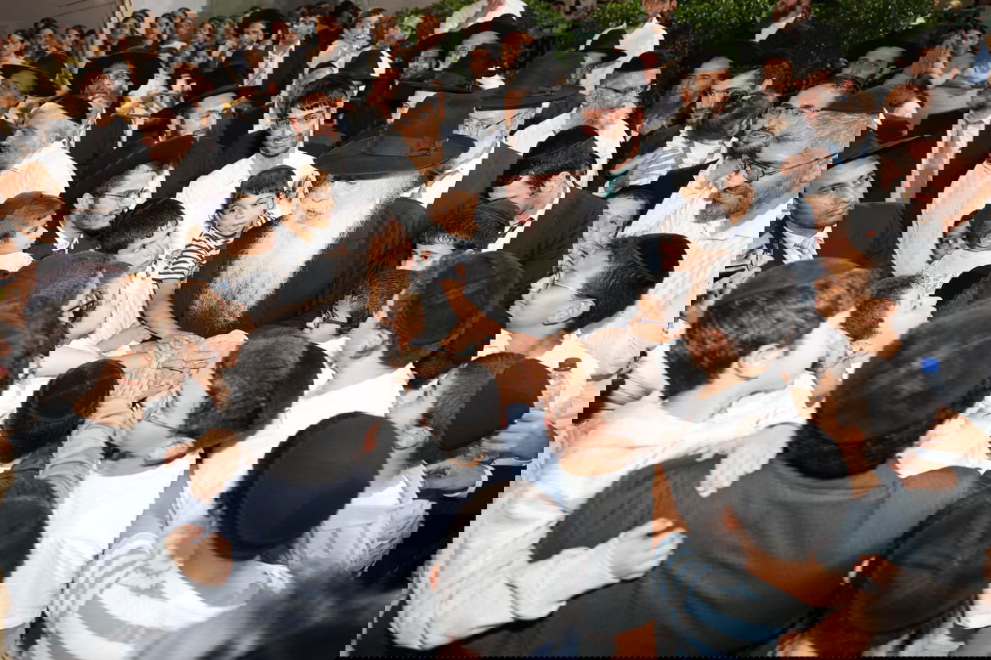 חג הסוכות אצל האדמו"ר רבי דוד חנניה פינטו 