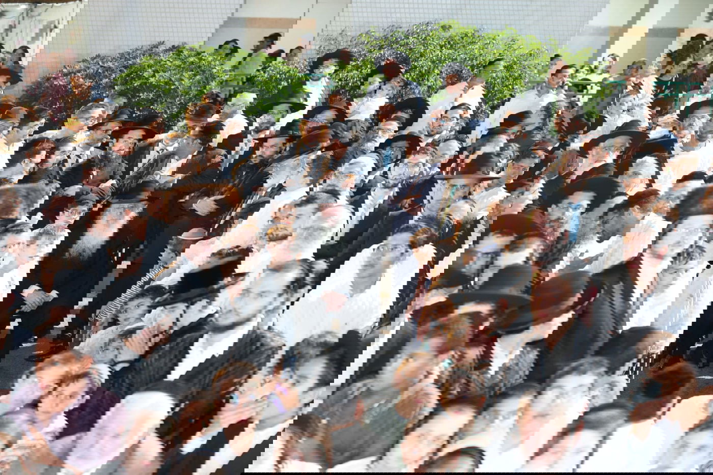 חג הסוכות אצל האדמו"ר רבי דוד חנניה פינטו 