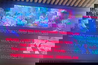 הכיתוב על המסכים בשדה התעופה בפנסילבניה