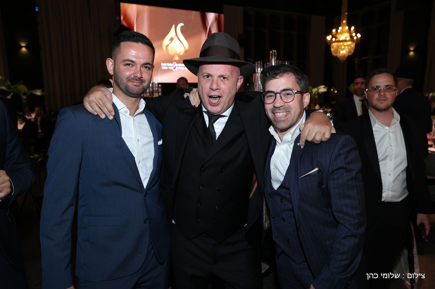חתונת ביתו של מנחם טוקר