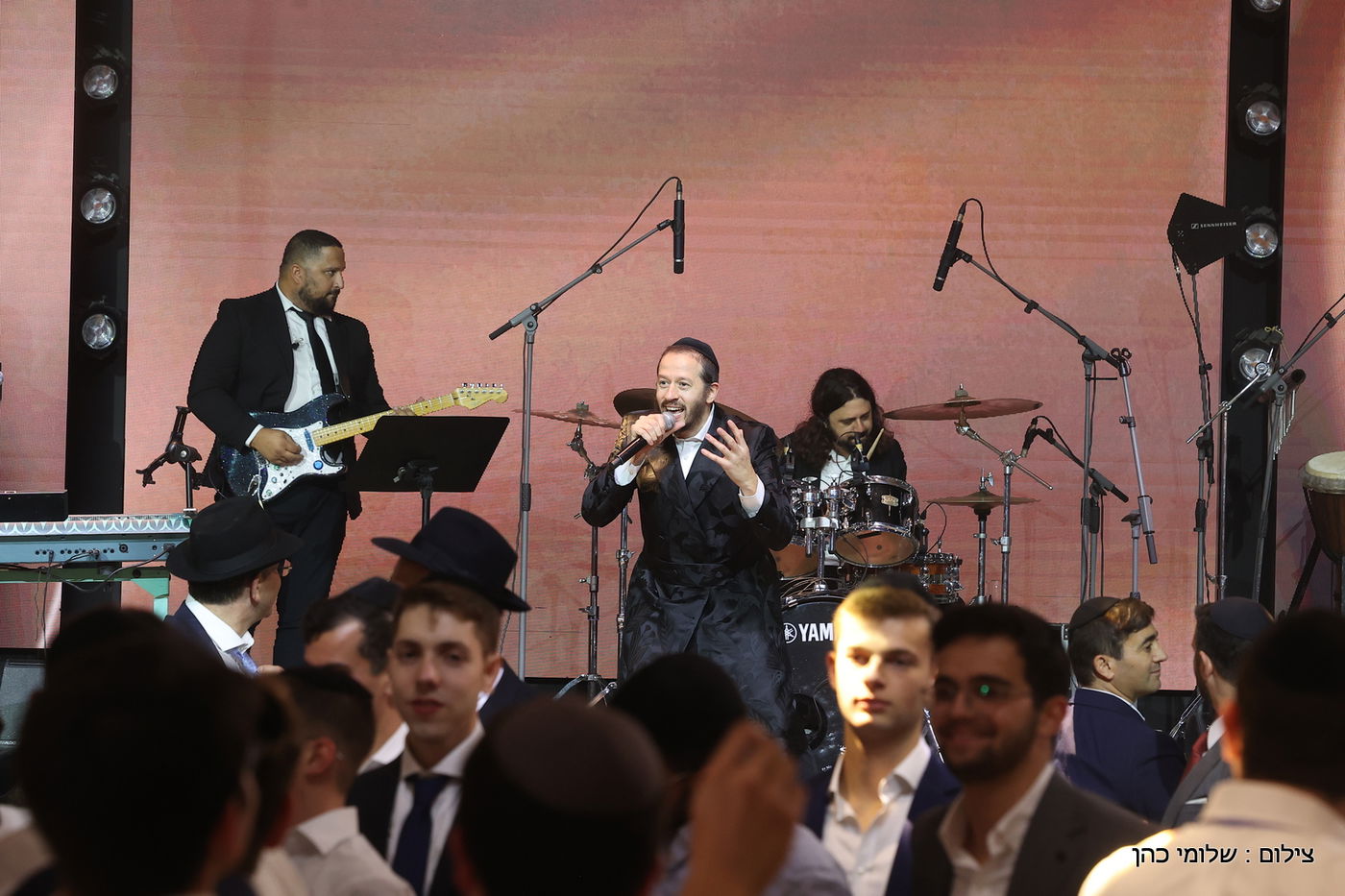 חתונת ביתו של מנחם טוקר