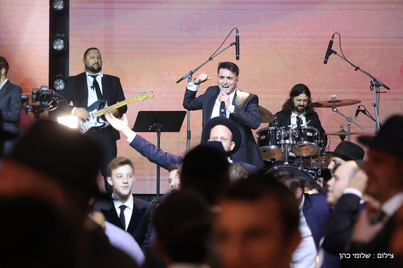 חתונת ביתו של מנחם טוקר