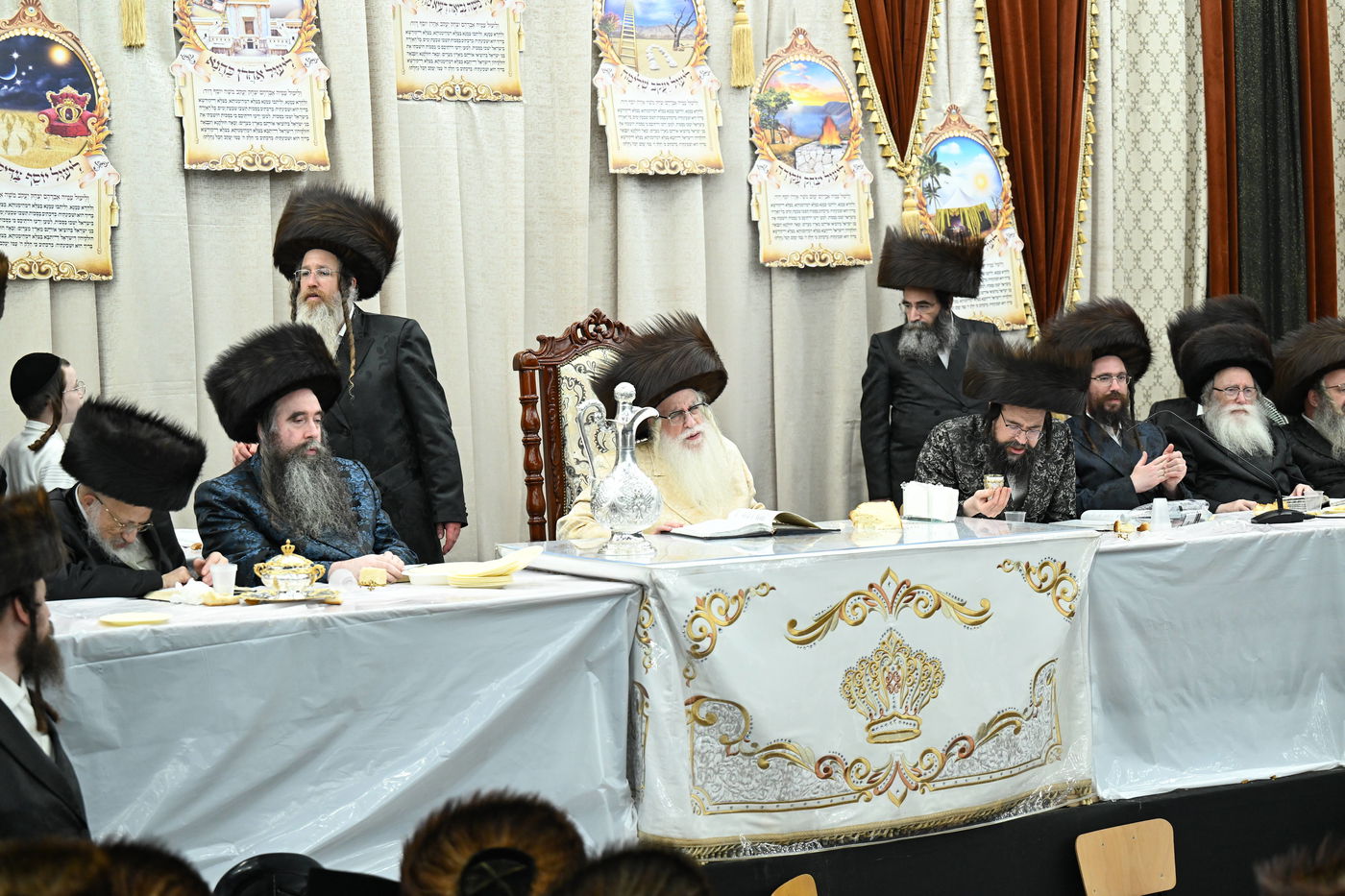 האדמו"ר מצאנז בסיום מסכת סוכה בחוה"מ סוכות