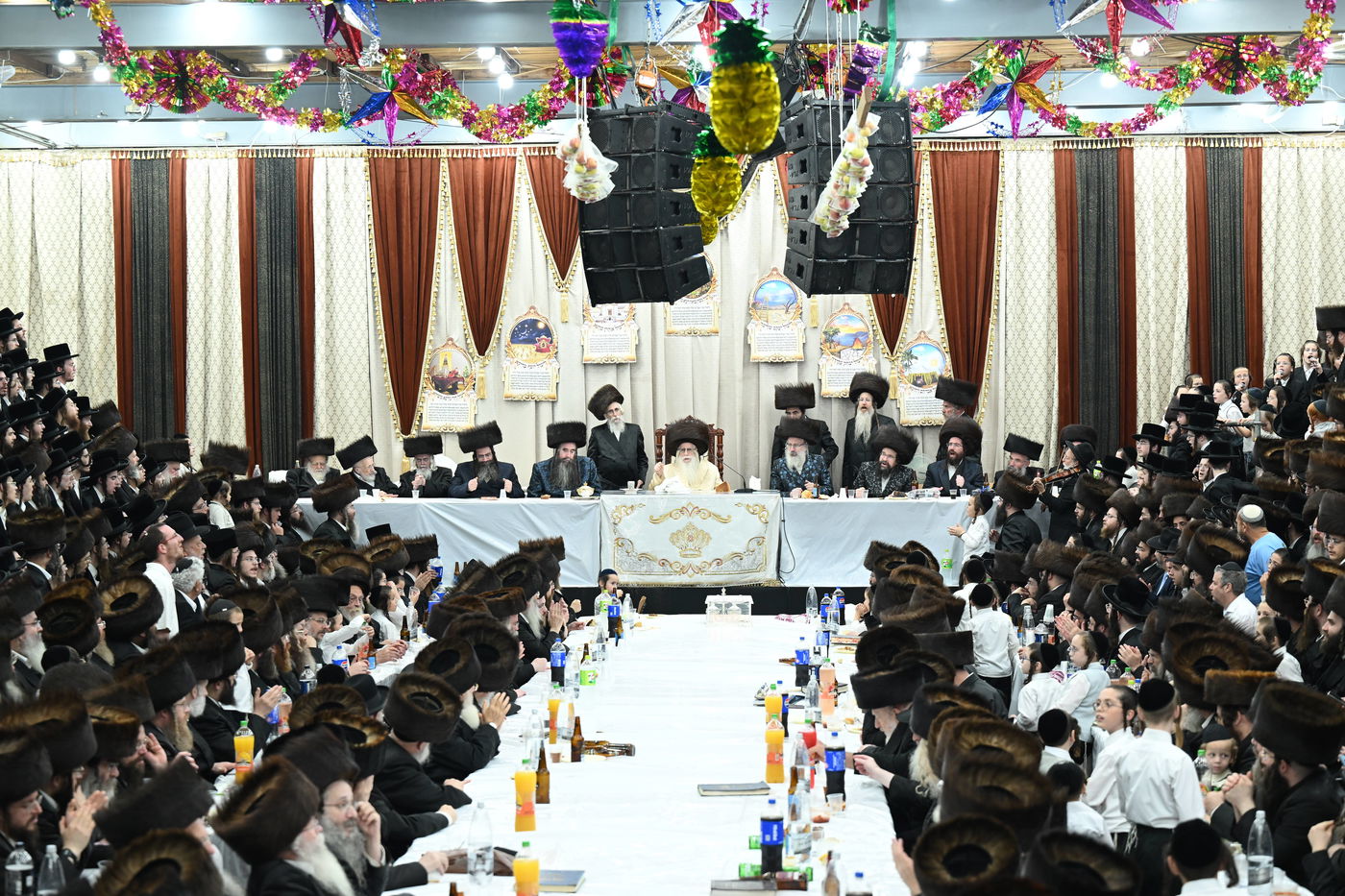 האדמו"ר מצאנז בסיום מסכת סוכה בחוה"מ סוכות