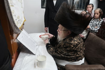 ירח האיתנים בחצה"ק קרעטשניף