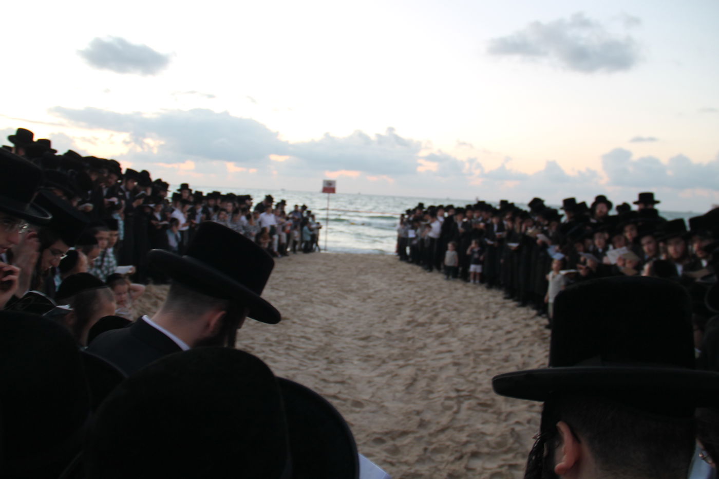 ירח האיתנים בחצה"ק קרעטשניף