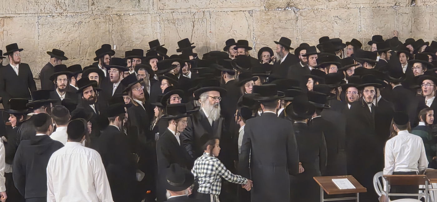 האדמו"ר מויז'ניץ בית שמש בכותל המערבי