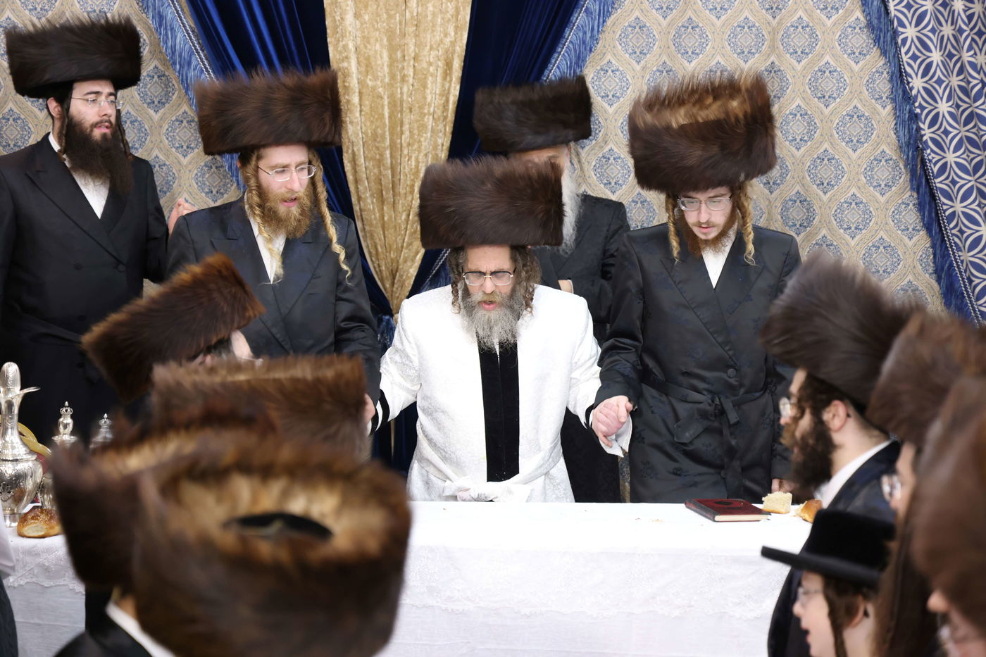 חג הסוכות בחצה"ק קרעטשניף סיגעט