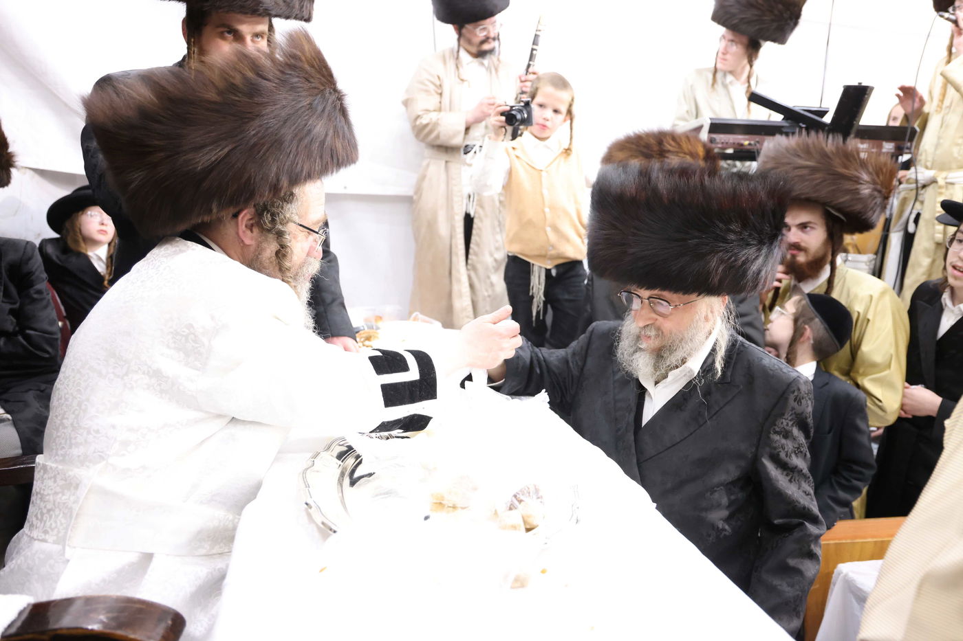 חג הסוכות בחצה"ק קרעטשניף סיגעט