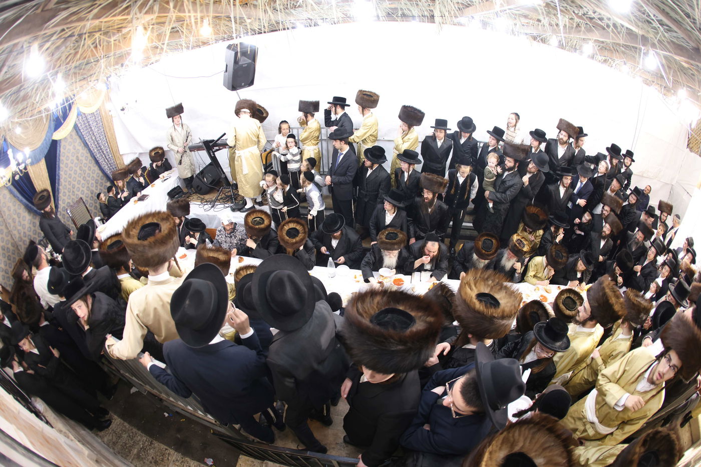 חג הסוכות בחצה"ק קרעטשניף סיגעט