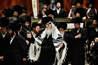 הקפות שניות בחצה"ק מודז'יץ