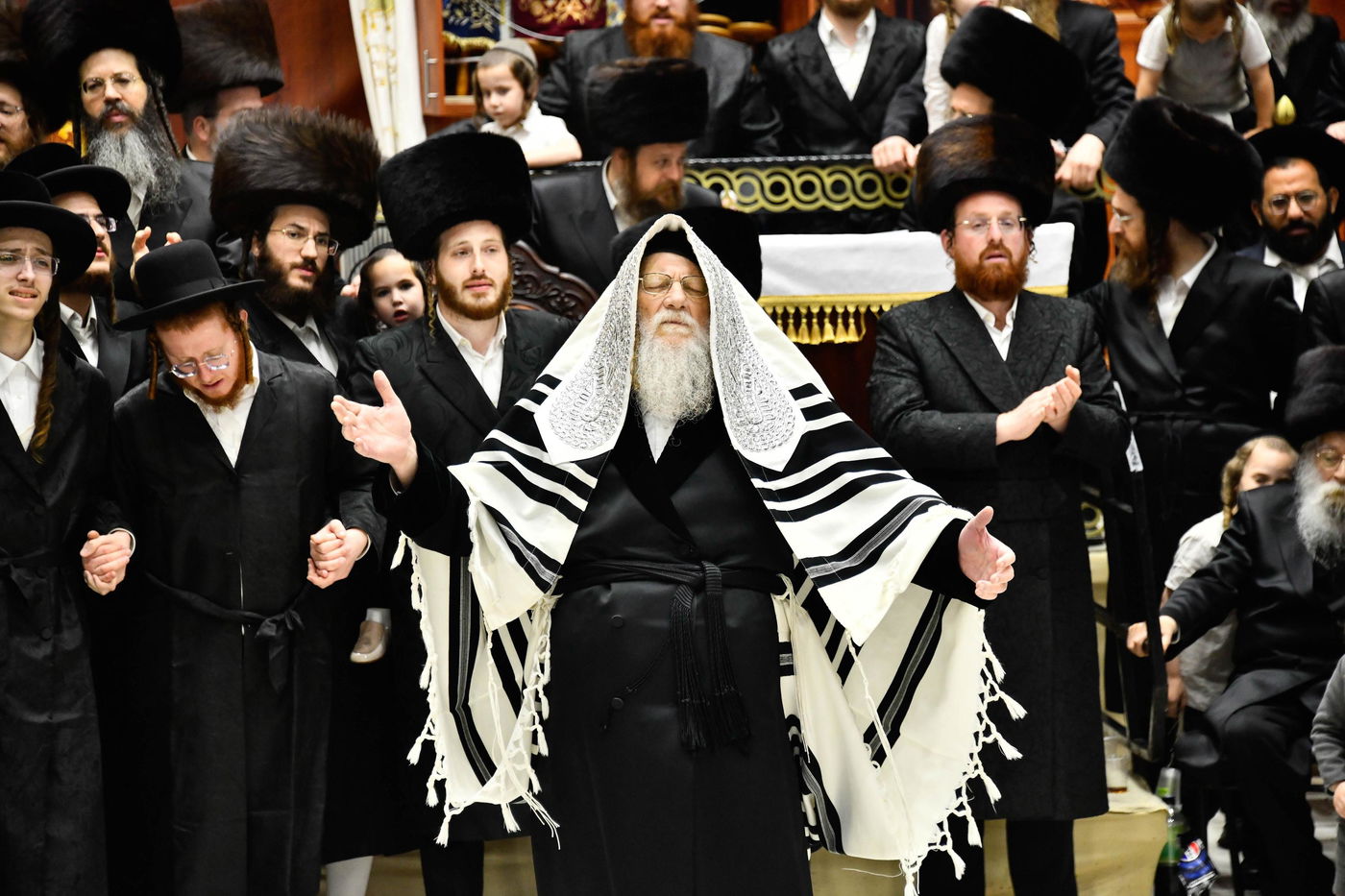 הקפות שניות בחצה"ק מודז'יץ