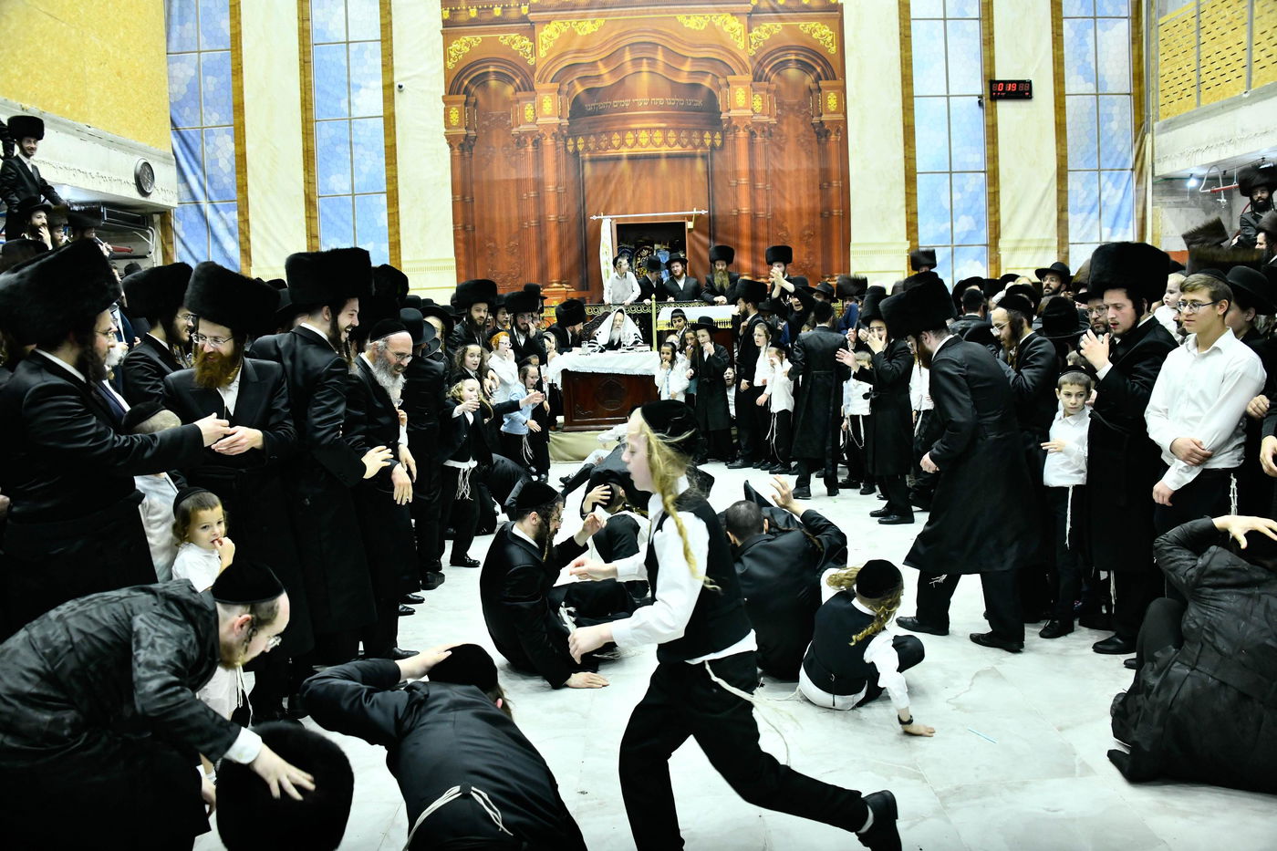 הקפות שניות בחצה"ק מודז'יץ