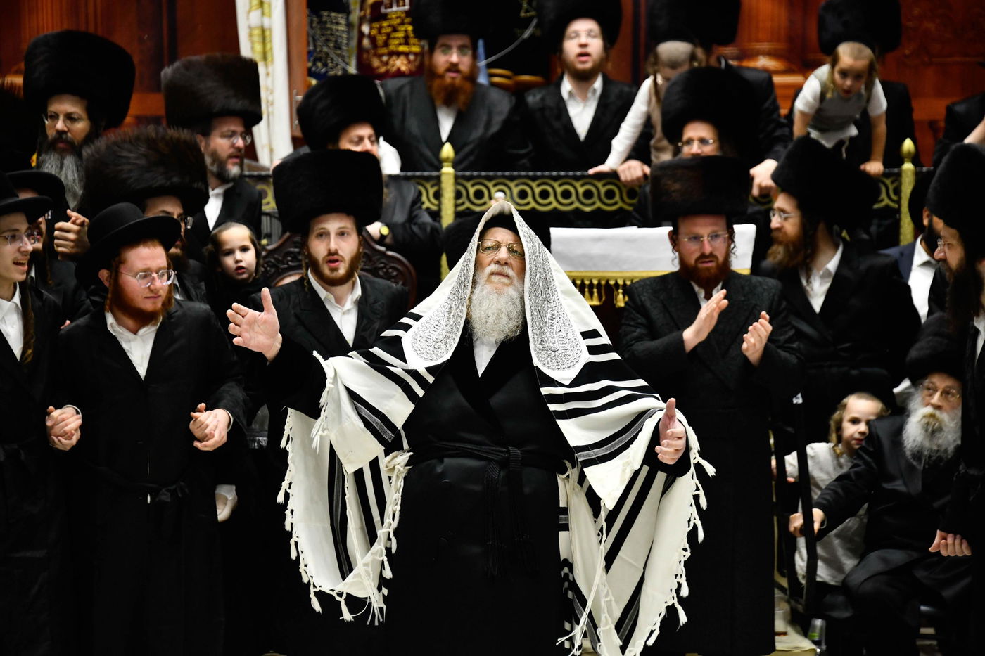 הקפות שניות בחצה"ק מודז'יץ