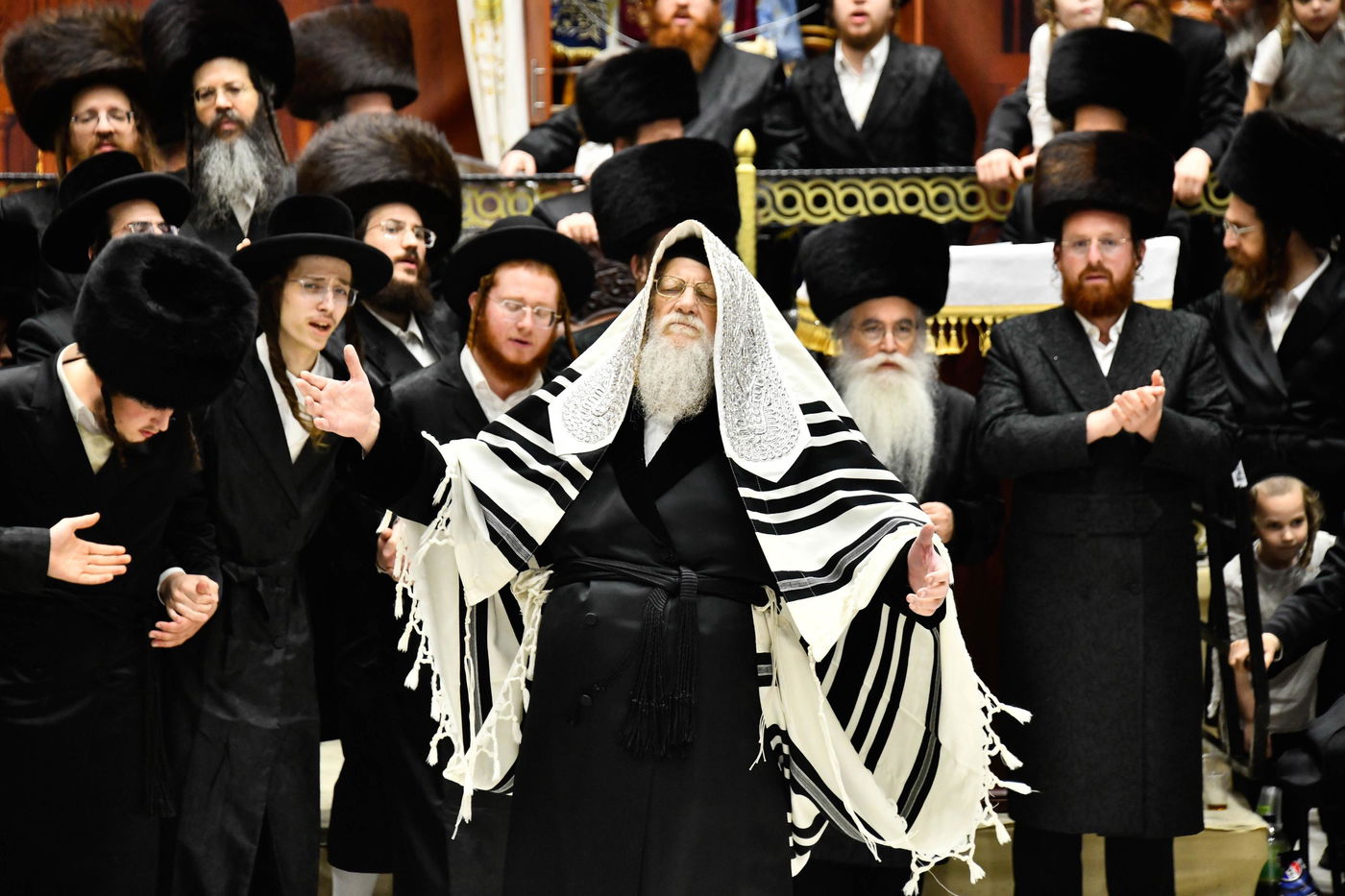 הקפות שניות בחצה"ק מודז'יץ