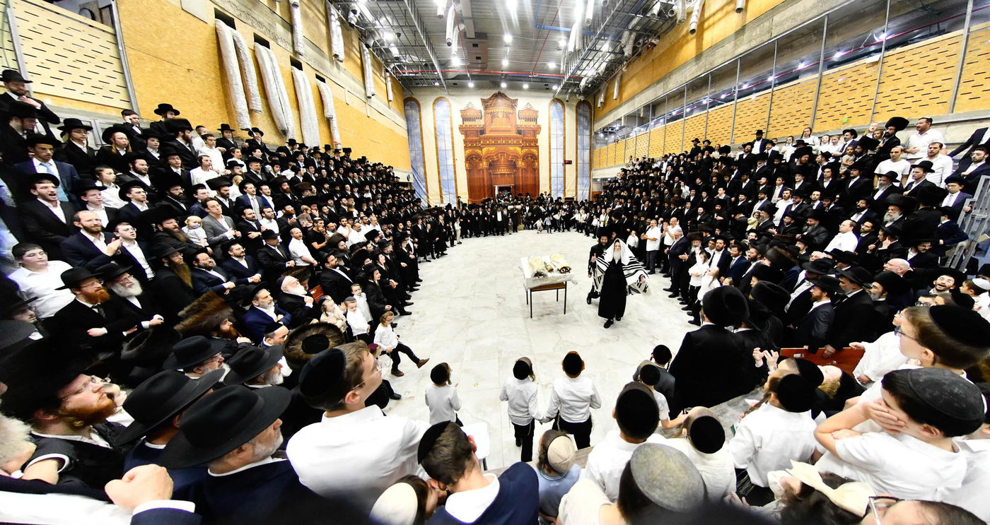 הקפות שניות בחצה"ק מודז'יץ