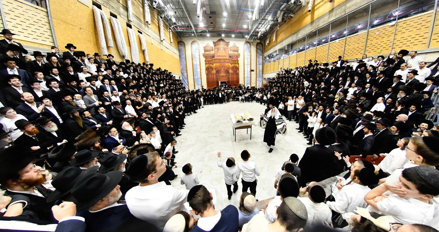 הקפות שניות בחצה"ק מודז'יץ