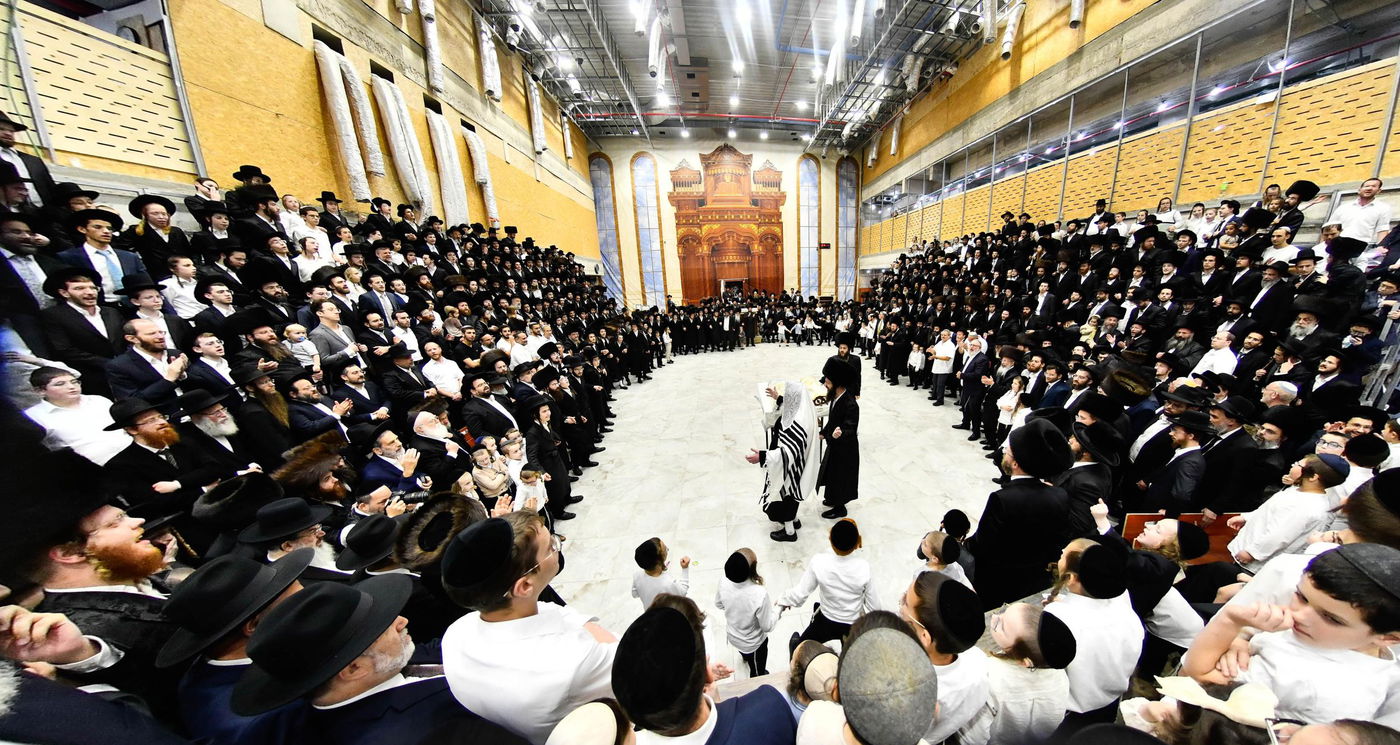 הקפות שניות בחצה"ק מודז'יץ