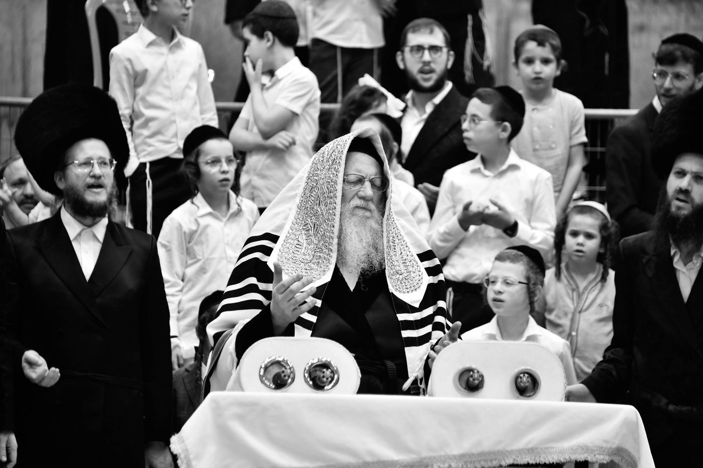 הקפות שניות בחצה"ק מודז'יץ