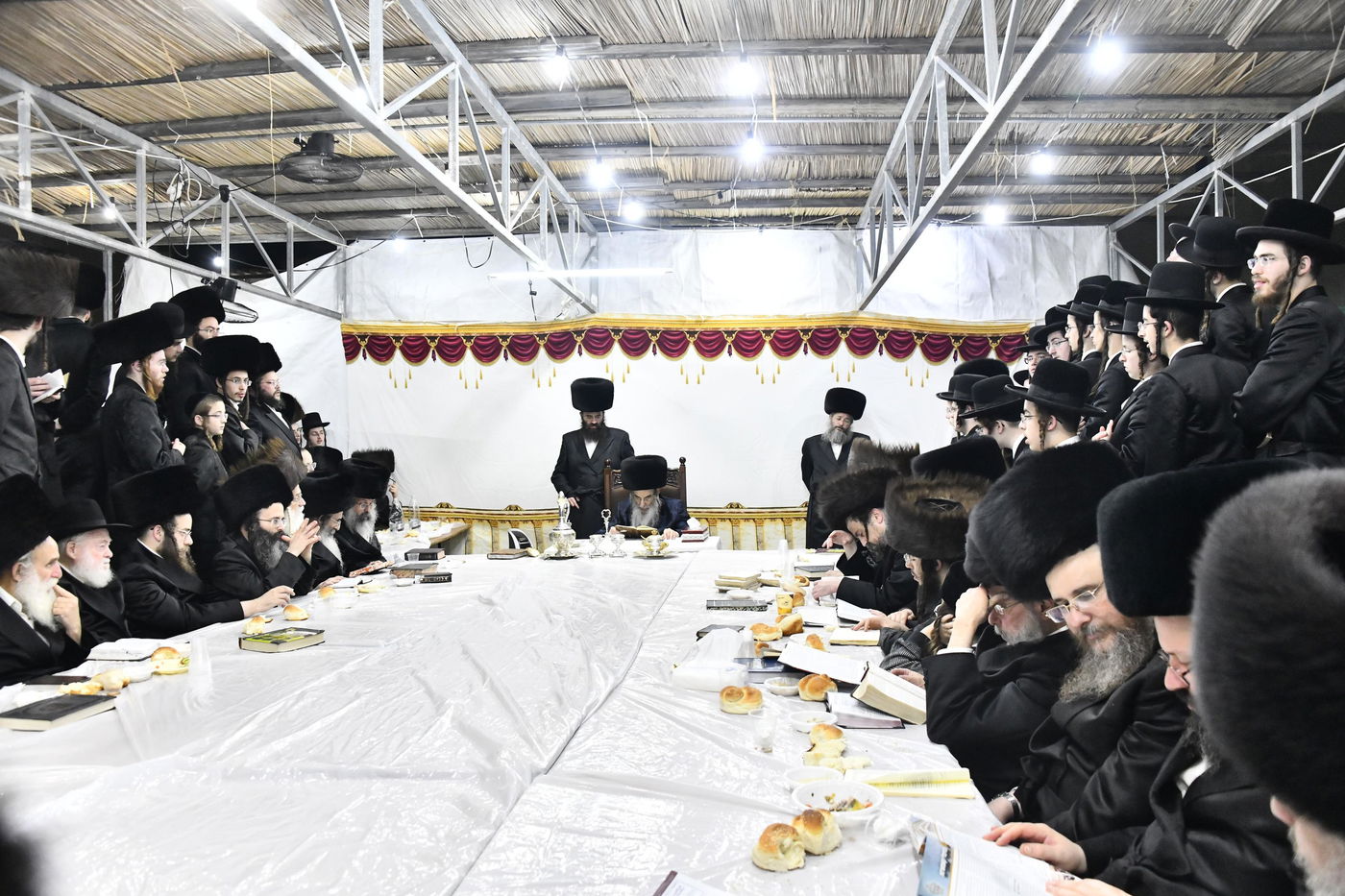 חג הסוכות בחצה"ק אלכסנדר