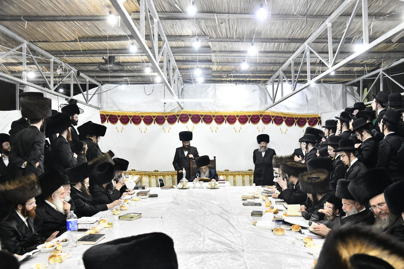 חג הסוכות בחצה"ק אלכסנדר