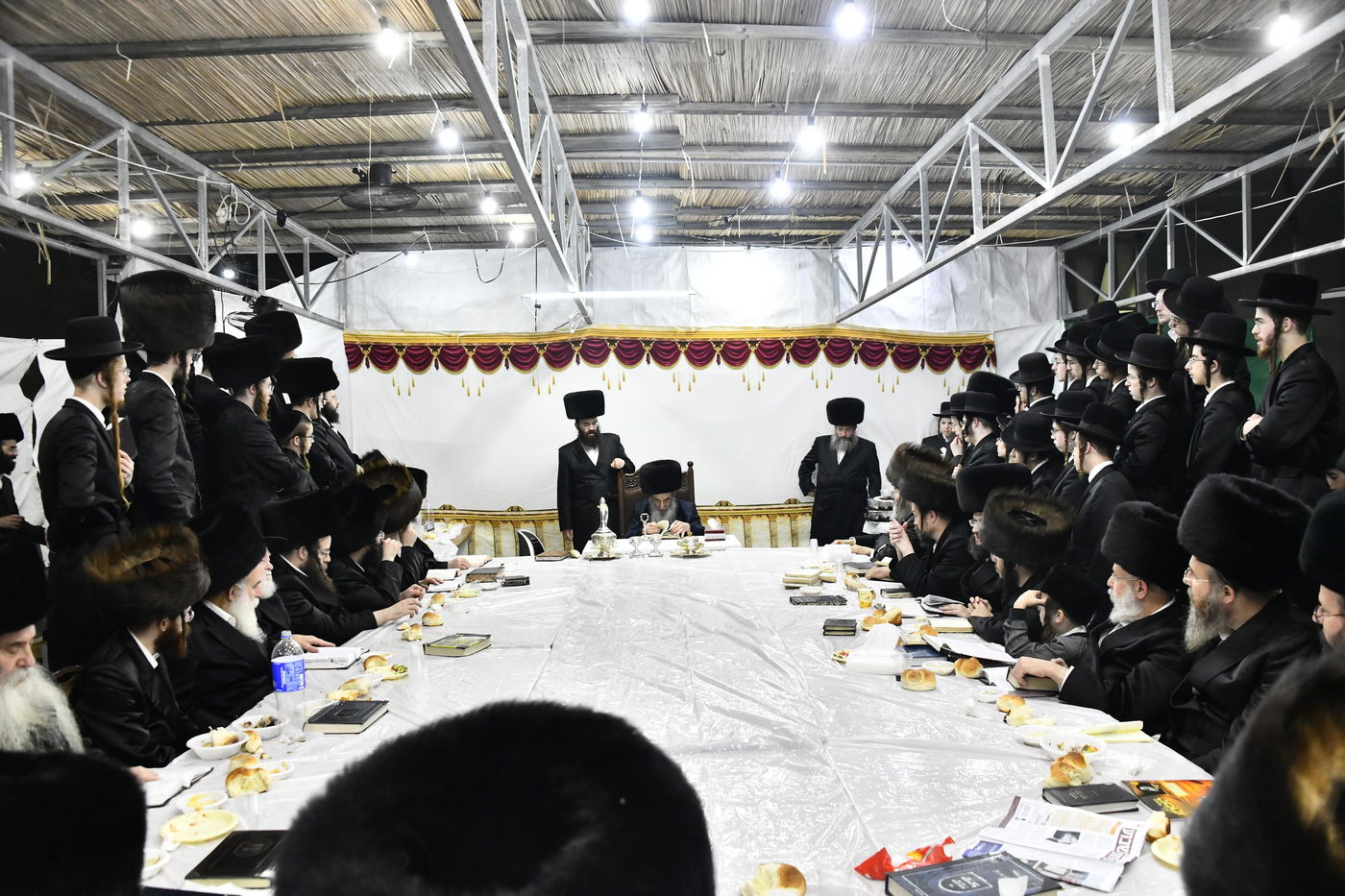 חג הסוכות בחצה"ק אלכסנדר