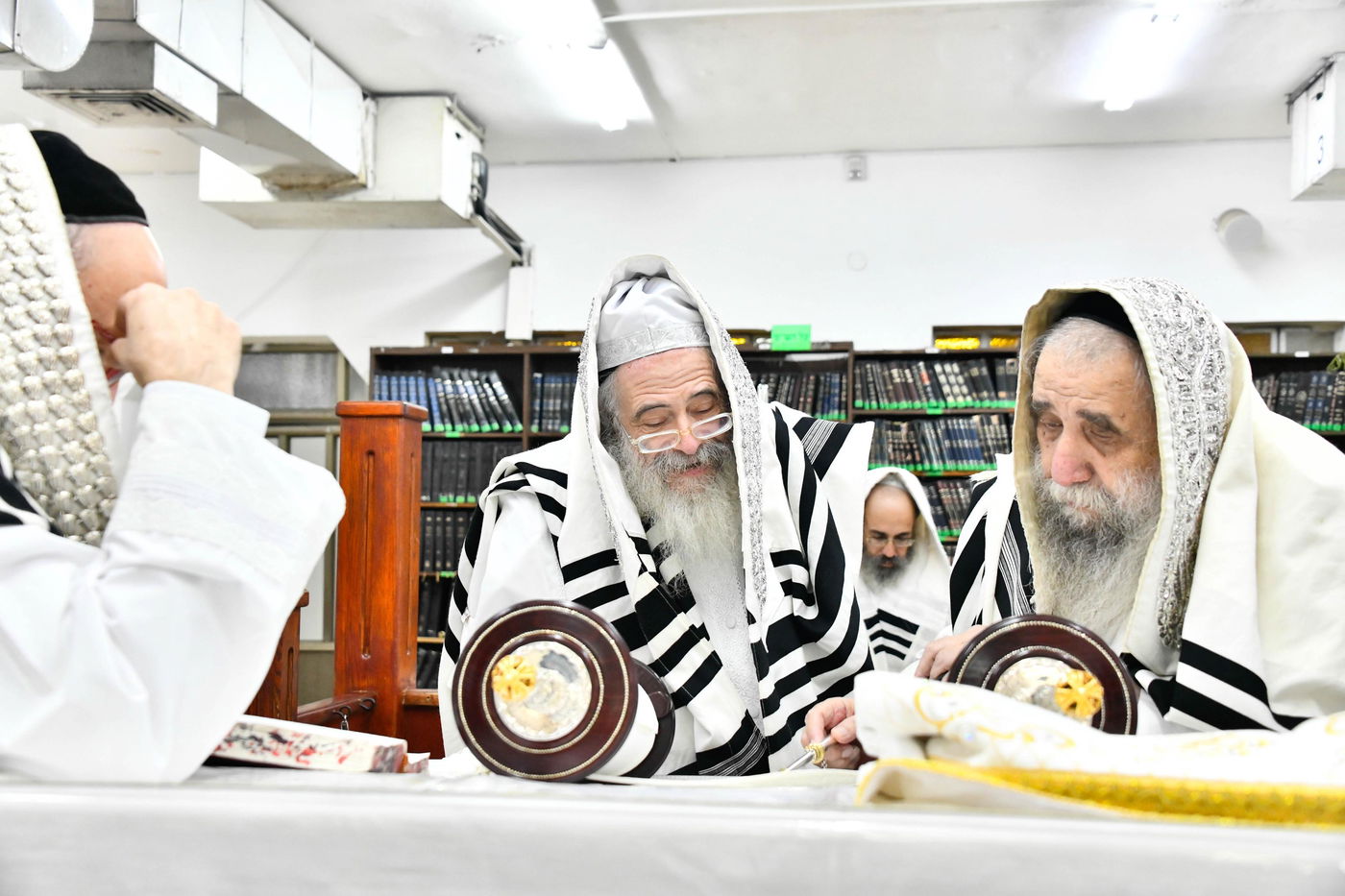 הושענא רבה בחצה"ק חוג חתם סופר