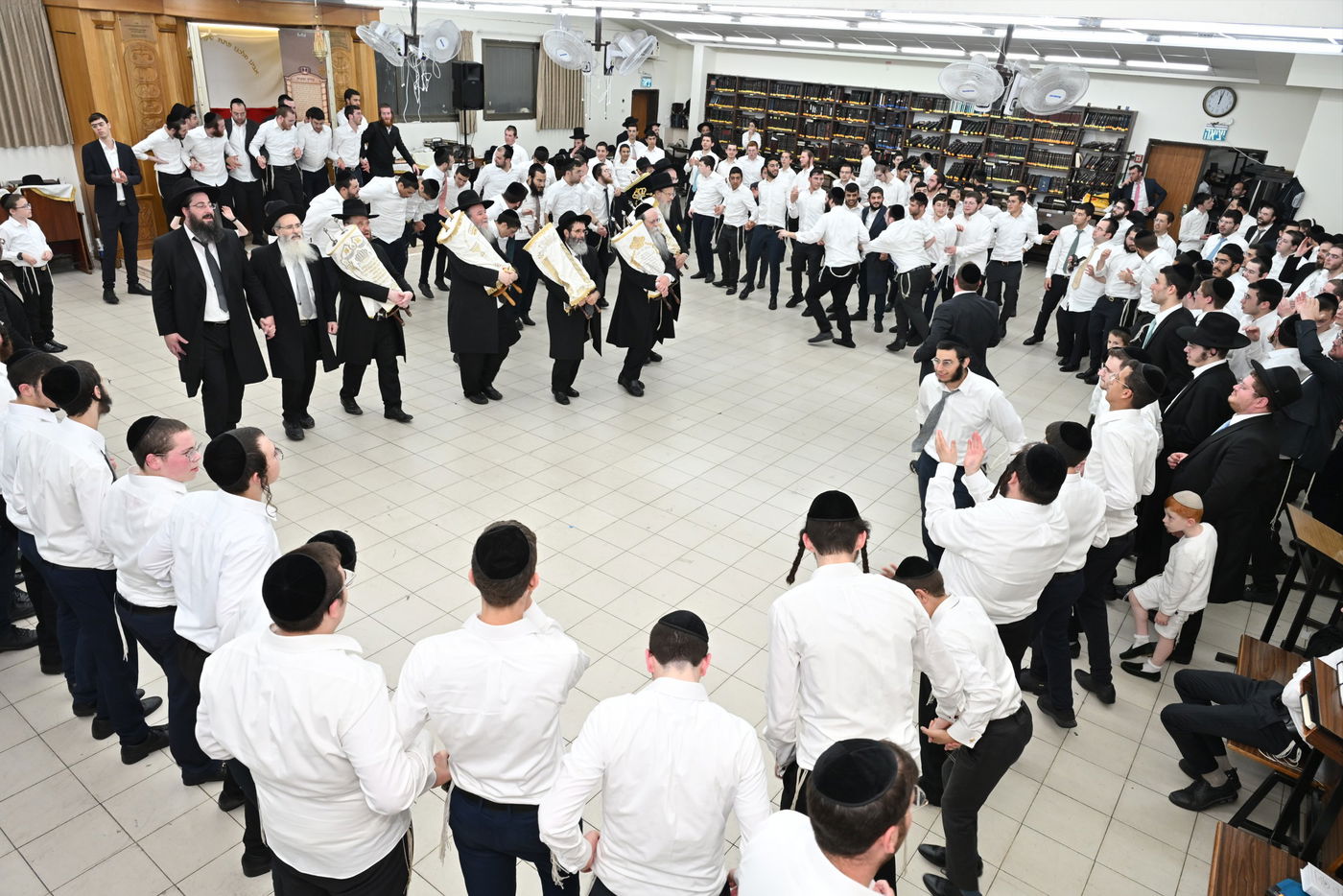 הקפות שניות בישיבת 'קריית מלך'