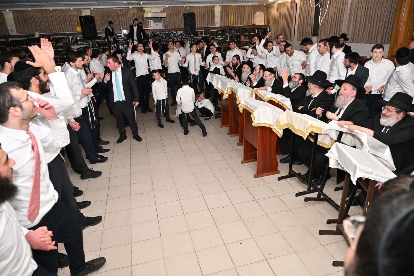 הקפות שניות בישיבת 'קריית מלך'